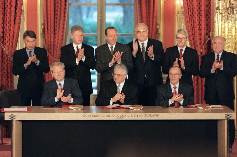 MILOŠEVIĆ, TUĐMAN I IZETBEGOVIĆ POTPISALI DEJTON PRE 25 GODINA: U Parizu na današnji dan potpisan sporazum koji je doneo mir