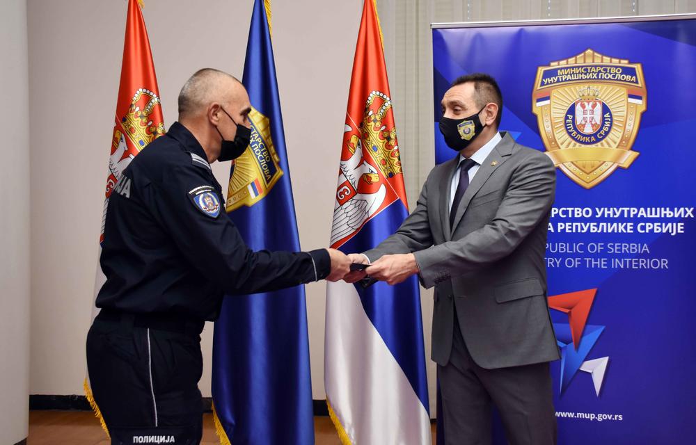 Aleksandar Vulin, nagrade, Policajci
