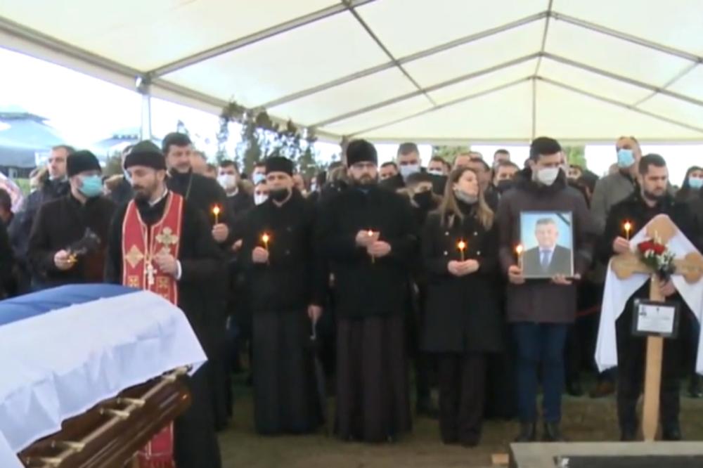 SAHRANJEN MIĆO MIĆIĆ: Od gradonačelnika Bijeljine se oprostili rodbina, prijatelji i zvaničnici Srpske (VIDEO)