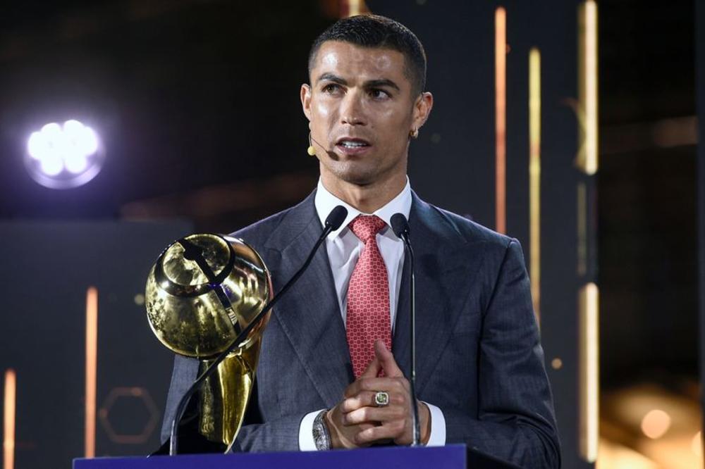 NAGRADA OTIŠLA KRISTIJANU: Ronaldo proglašen fudbalerom veka VIDEO