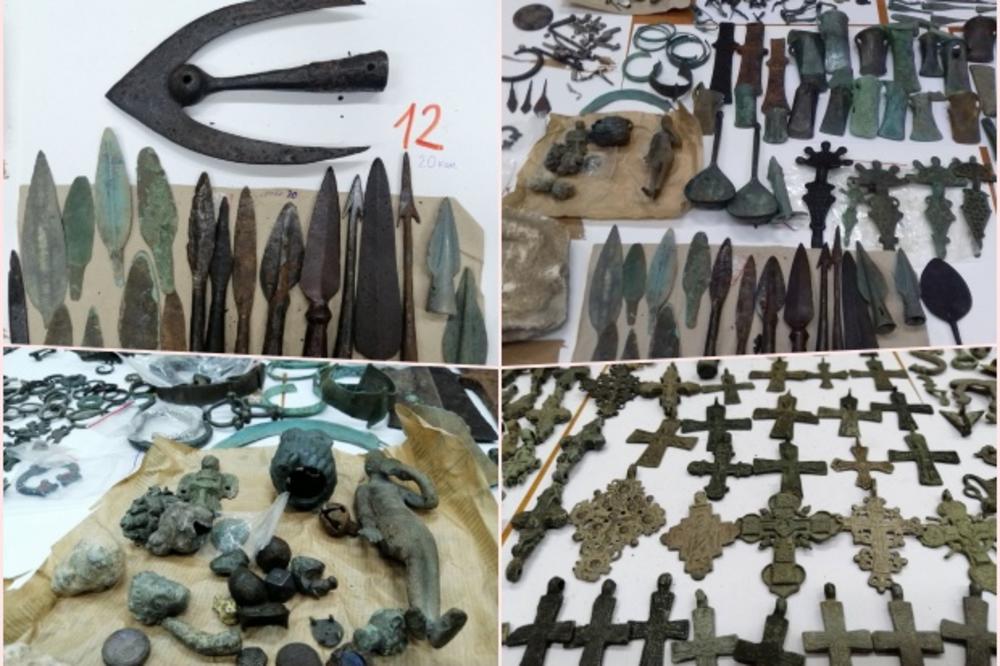 OGROMNO ARHEOLOŠKO BLAGO KRIJUMČARIO IZ UKRAJINE U SRBIJU: Carinici otkrili 2.113 predmeta, među njima nakit, oružje, figure...