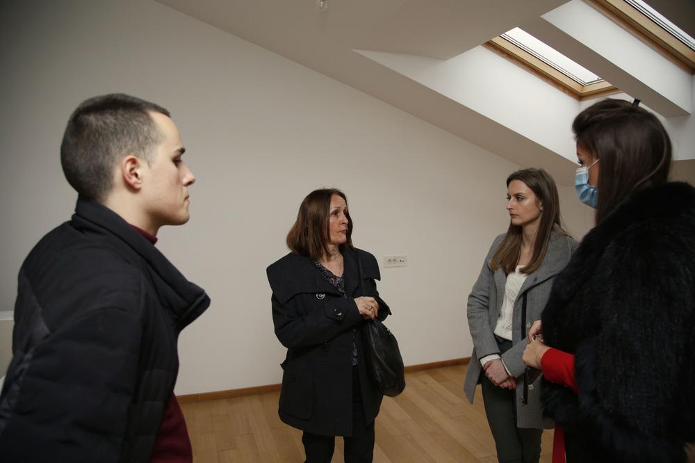 NAJLEPŠA VEST ZA SKROMNU PORODICU: Nešići ušli u stan koji su osvojili u nagradnoj igri Uzmi račun i pobedi (FOTO)