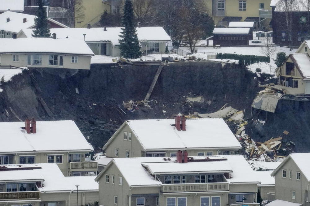 KUĆE OTIŠLE KAO OD ŠALE: Pokrenulo se klizište u Norveškoj i napravilo katastrofu, 15 ljudi nestalo, 10 povređeno (VIDEO)