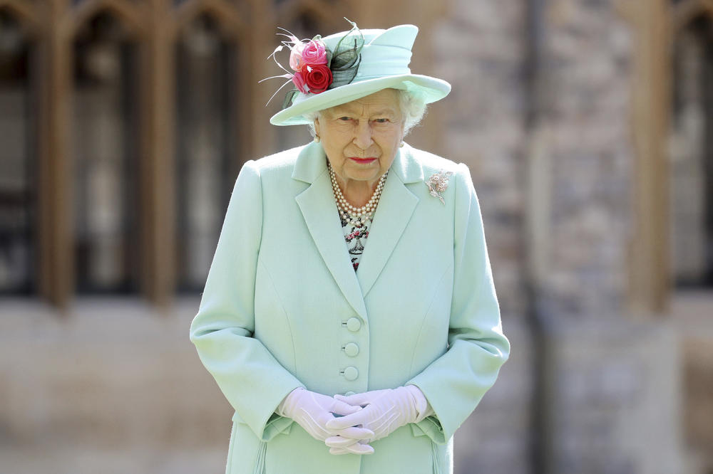 NEŽELJENI SIMBOL NEDAVNE KOLONIJALNE PROŠLOSTI: Studenti sa Oksforda uklonili portret kraljice Elizabete i podelili Britaniju