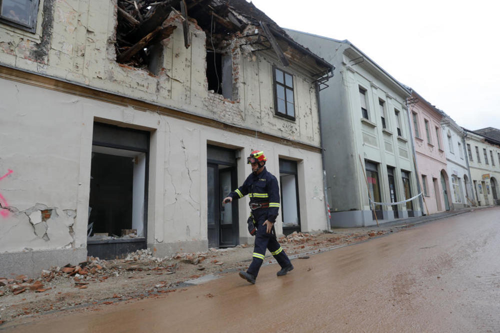 NIJE PRIJAVLJENA NOVA ŠTETA NAKON JOŠ JEDNOG POTRESA HRVATSKOJ: Statičari i inženjeri su na terenu, a evo šta je ljudima potrebno