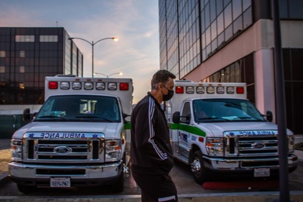 JEZIVO NAREĐENJE RADNICIMA HITNE POMOĆI U SAD: Los Anđeles teško pogođen pandemijom, jedino ovako će sačuvati bolnice (VIDEO)