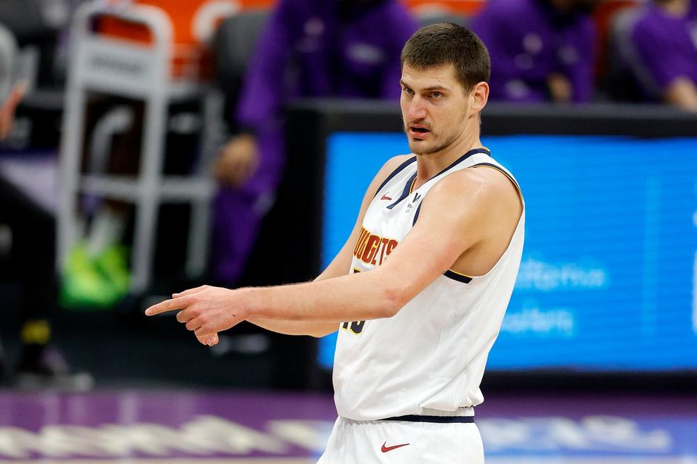 OVO NBA NIJE VIDEO JOŠ OD ERE MAJKLA DŽORDANA: Nikola Jokić velikim slovima piše istoriju američke košarke (FOTO)