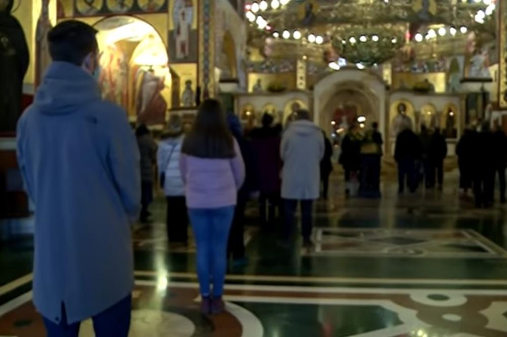 HRISTOVO ROĐENJE SLAVI SE U ČITAVOM REGIONU: Vernici uz mere na BOŽIĆNIM liturgijama! Čitana poslanica SPC!