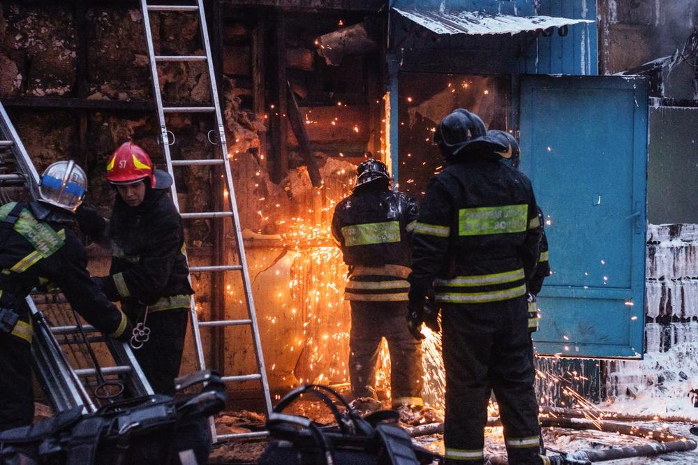 GORI HOSTEL U MOSKVI: Više ljudi zarobljeno u požaru