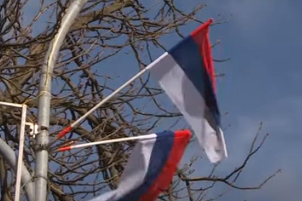 SRPSKA PROSLAVLJA DAN REPUBLIKE: Banjaluka okićena zastavama, praznik će biti obeležen u skladu sa epidemiološkim merama (VIDEO)