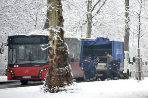 SNEG U BEOGRADU ČISTE I KOMUNALNI MILICAJCI: Na teren izašle sve raspoložive patrole