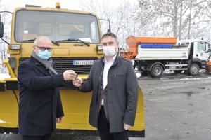POMOĆ U PRAVI ČAS: Beograd ustupio kamion za čišćenje snega opštini Prijepolje