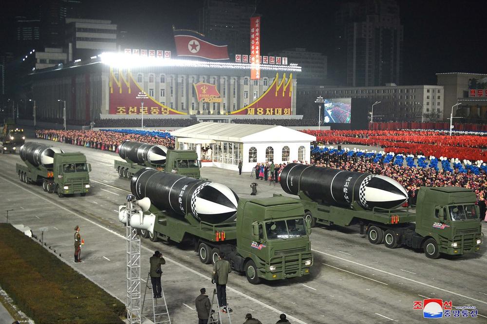 0583498752, Severna Koreja, vojna parada