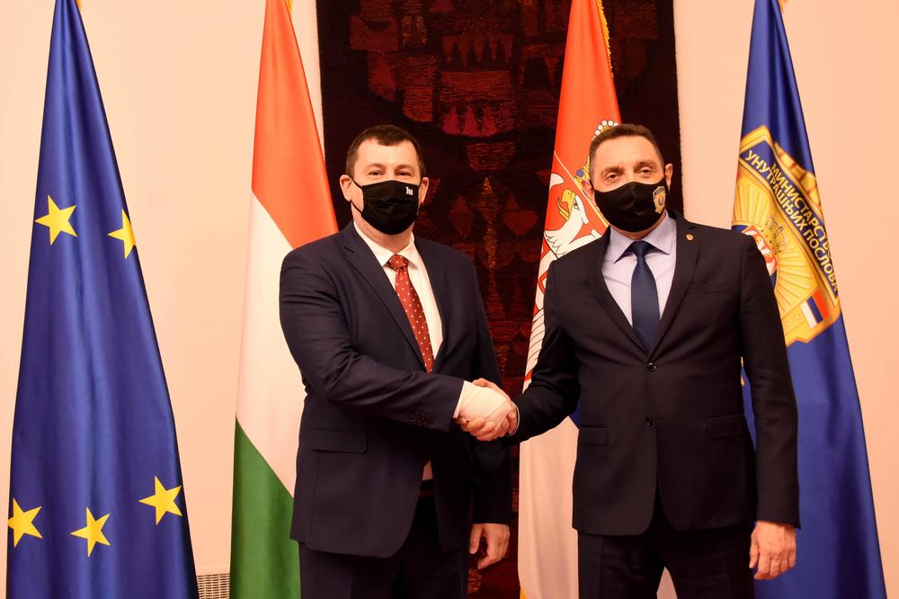 SASTANAK U MUP: Vulin i Pinter o bezbednosnoj saradnji Srbije i Mađarske