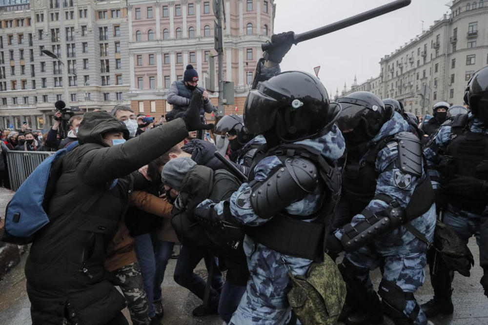 SAD OSULE PALJBU PO RUSIJI: Najoštrije osudili grubo postupanje prema demonstrantima prilikom hapšenja na protestima u Rusiji