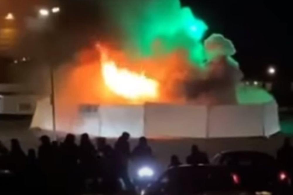 HAOS U HOLANDIJI: Protesti prve večeri policijskog časa, demonstranti zapalili objekat za testiranje na korona virus (VIDEO)