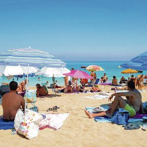 PONOVO BUKTI RAT NA TVITERU ZBOG PARADAJZ TURISTA: Ovakav prizor na plaži
