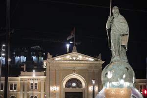 VELIČANSTVENO: Spomenik Stefanu Nemanj novi simbol Beograda i Srbije POGLEDAJTE KAKO BLISTA U NOĆI (FOTO, VIDEO)