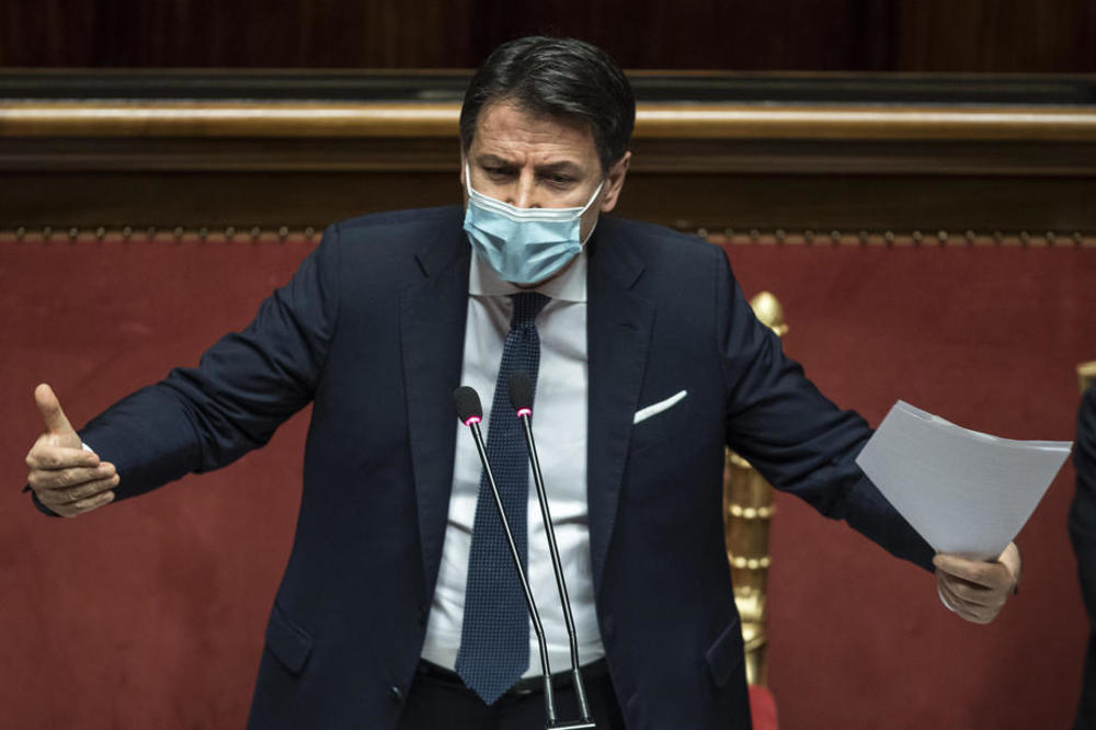 PALA ITALIJANSKA VLADA: Premijer Đuzepe Konte podneo ostavku