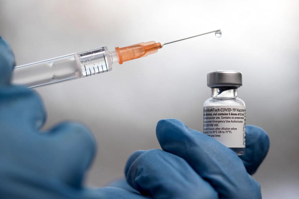 STIGAO NOVI KONTIGENT FAJZERA: Srbija dobila još skoro 100.000 vakcina