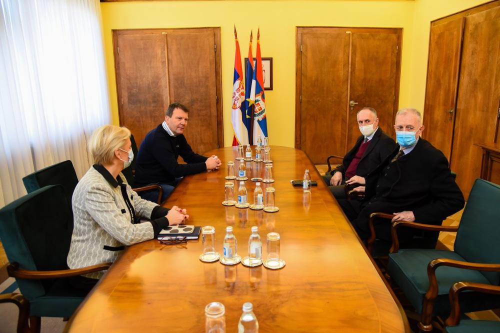 Mirović se sastao sa predsednikom Srpskog nacionalnog saveta iz Crne Gore