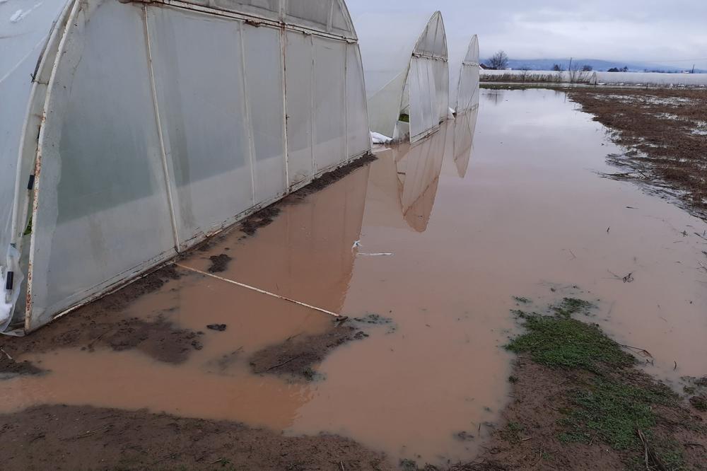 ŽITORAĐA PONOVO POD VODOM: Padavine opet napravile problem, poplavljene njive i seoska domaćinstva