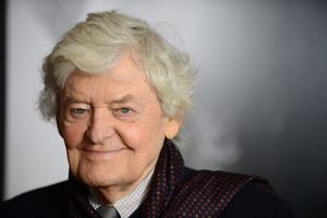 BIO JE DOBITNIK 5 EMIJA: Hal Holbruk preminuo u 95. godini