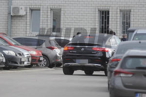 RASTIN DŽIP NA MAKIŠU: Zbog čega se reperov automobil našao ispred prostorija UKP-SBPOK u trenutku hapšenja Velje Nevolje (FOTO)