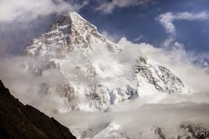OD VRHUNSKIH PLANINARA NI TRAGA NI GLASA: Iskusni penjači krenuli na K2 na Himalajima i izgubili kontakt! I helikopteri ih traže!