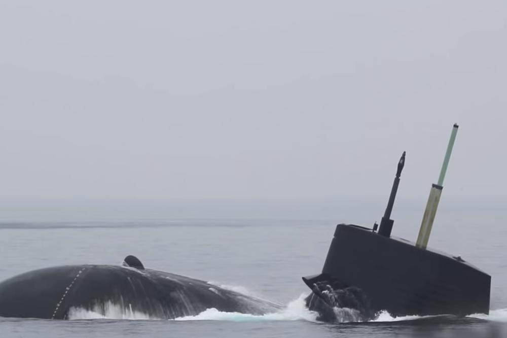 PRIVATNI BROD ZAKUCAO SE U JAPANSKU PODMORNICU: Troje podmorničara lakše povređeno, vojno plovilo oštećeno