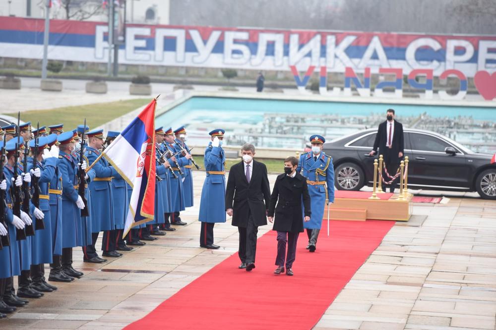 SVEČANI DOČEK ZA BABIŠA ISPRED PALATE SRBIJA: Garda i crveni tepih za češkog premijera (FOTO)