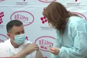 PRVI SE VAKCINISAO DIREKTOR UKC VLADO ĐAJIĆ: Počela vakcinacija u Republici Srpskoj (VIDEO)