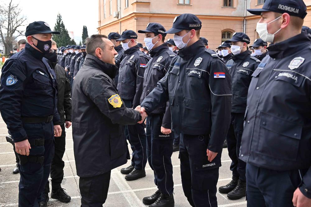 NEMA MOĆNE SRBIJE BEZ SNAŽNE POLICIJE: Vulin poslao jaku poruku iz Sremske Kamenice, TAMO JE SA BUDUĆIM POLICAJCIMA