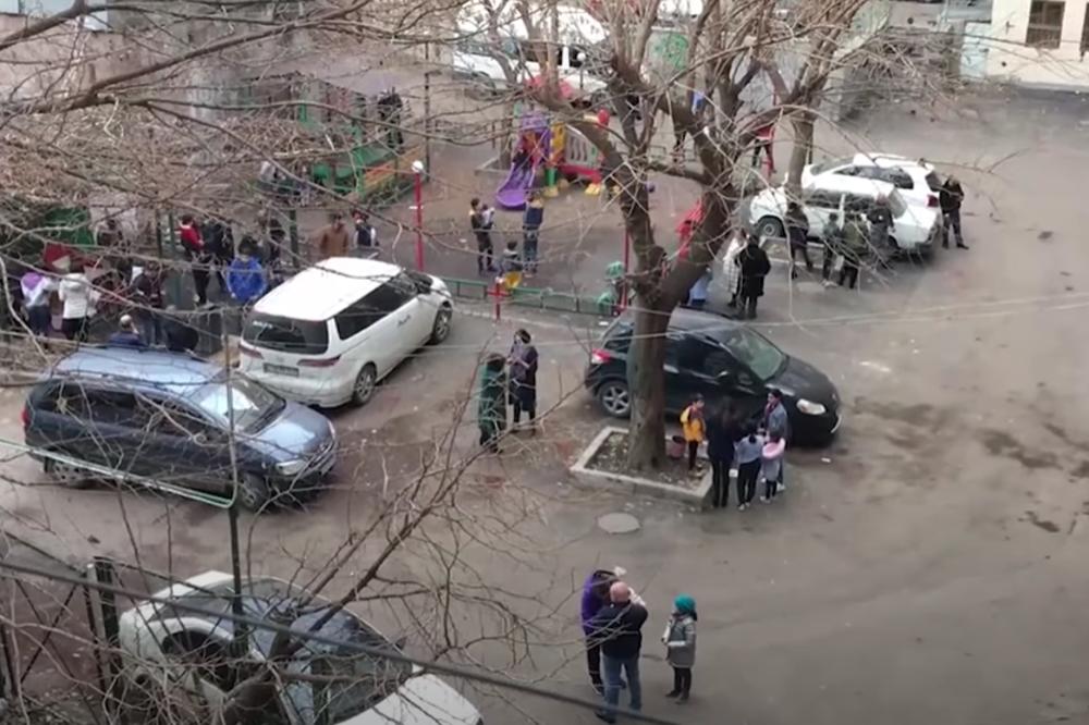 ZEMLJOTRES U JEREVANU: Dobro se treslo na 4,7 stepeni, građani izašli na ulice (VIDEO)
