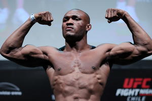 NOĆNA MORA POJELA BRAZILCA! Nigerijac udara KAO MALJEM! Brutalno nokautirao rivala i postavio novi rekord u UFC! (VIDEO)
