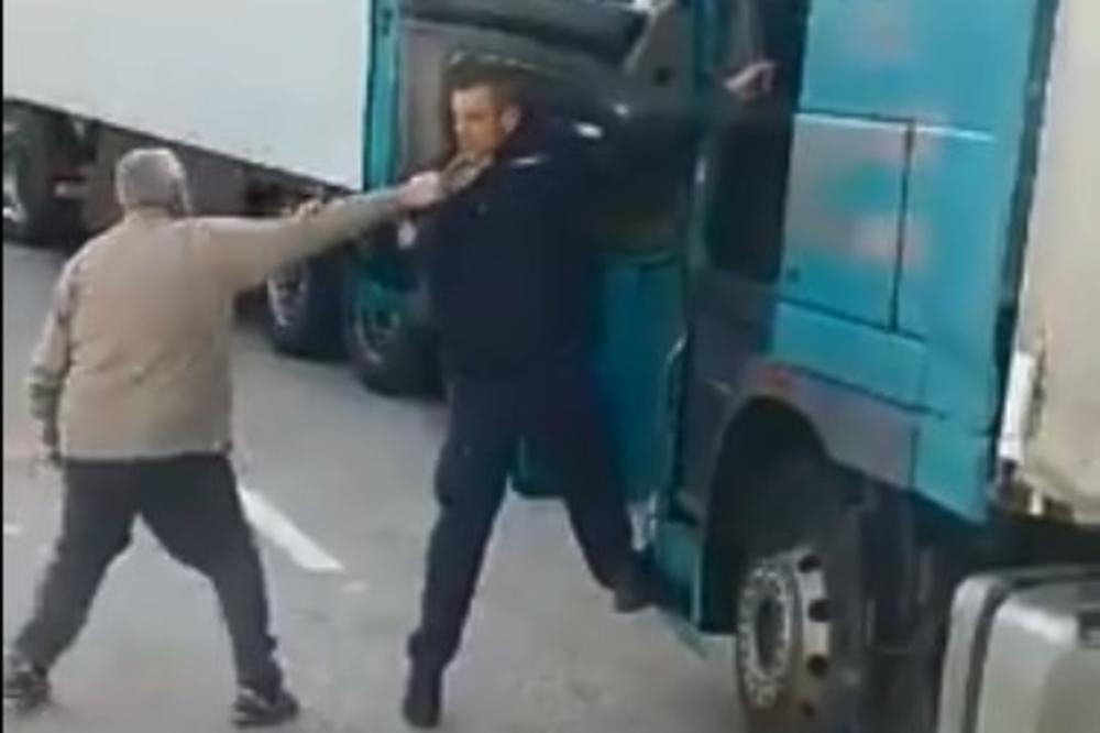 BRUKA NA HRVATSKOJ CARINI: Koškanje carinika i kamiondžije osramotilo obojicu (VIDEO)