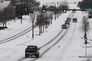 POLA MILIONA LJUDI BEZ TOPLE VODE Snežna oluja u Teksasu se smirila, ali građani i dalje muku muče!