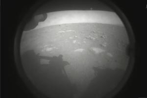 CELO JEZERO NA NOGAMA ZBOG SLETANJA NA MARS: Rover NASA uspešno sleteo u krater koji nosi ime po njihovoj opštini u RS! (VIDEO)