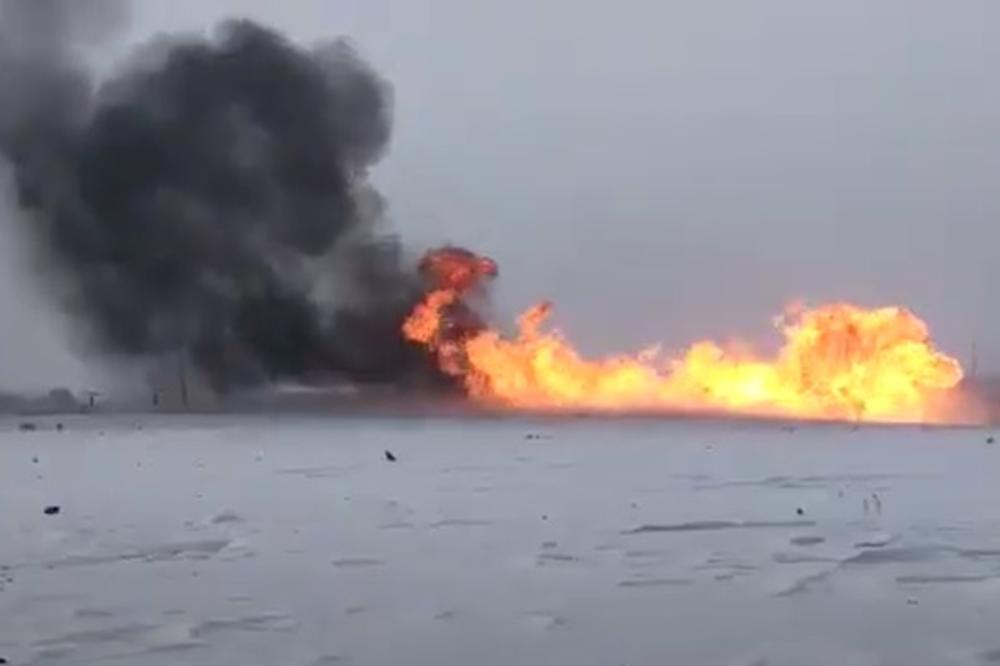 EKSPLOZIJA GASOVODA U RUSIJI: Ogromna vatra i gusti crni dim u Orenburškoj oblasti! (VIDEO)
