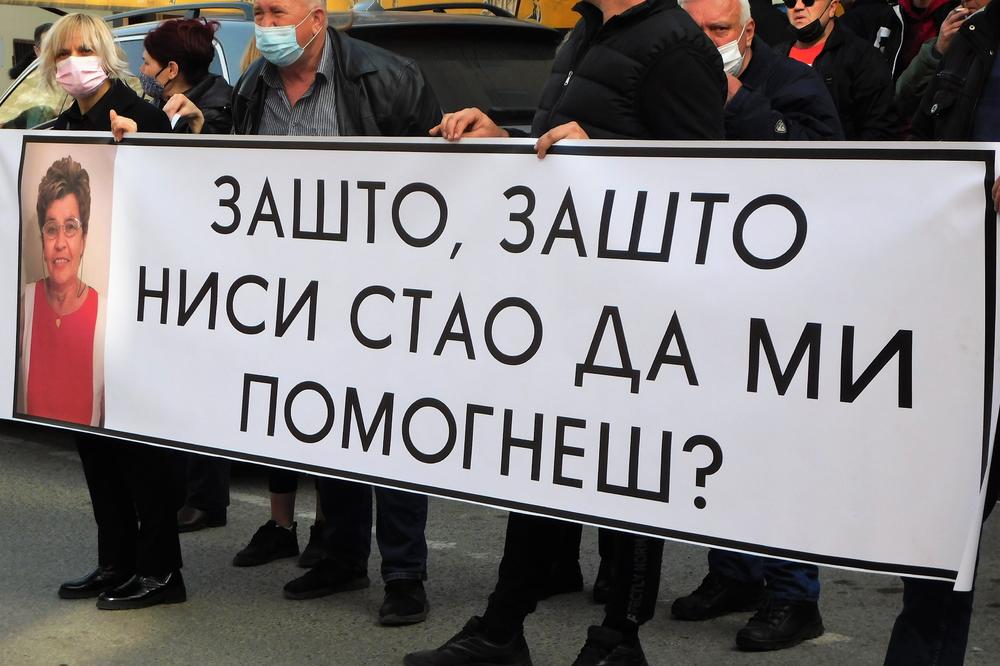 NEZADOVOLJNI (NE) RADOM TUŽILAŠTVA: Održan protest građana ispred lozničkog javnog tužilaštva zbog pogibije Ivane Mićić