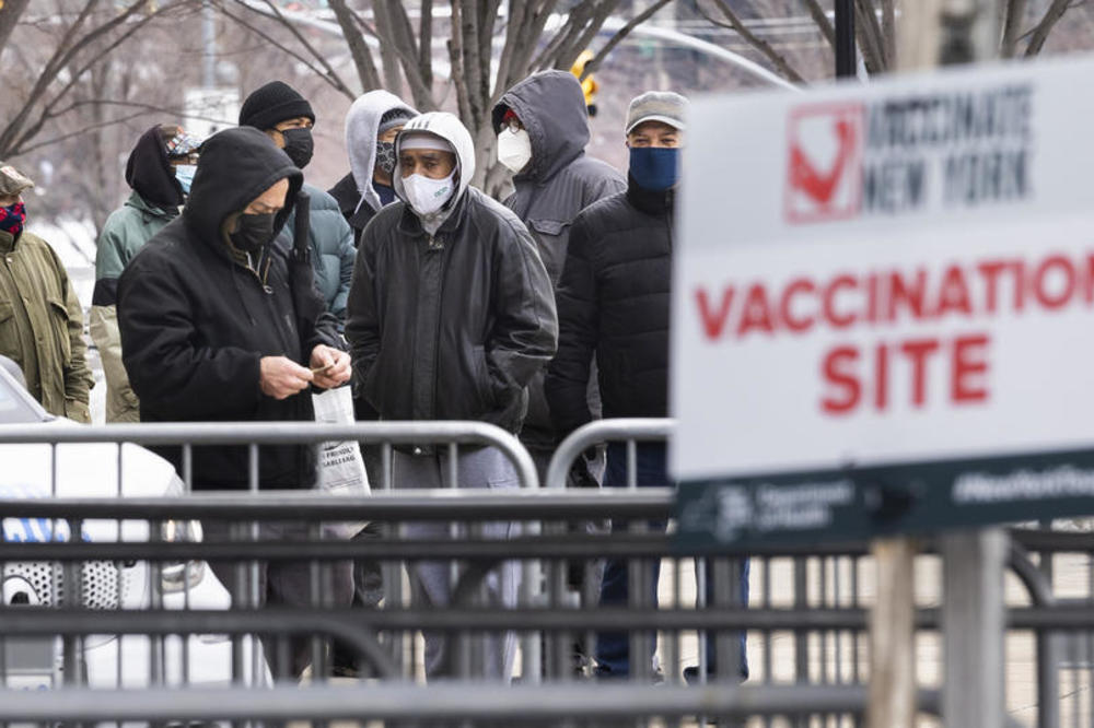 GUVERNER NJUJORKA PORUČIO: Vakcinisani više ne moraju da nose maske! Vratimo se normalnom životu