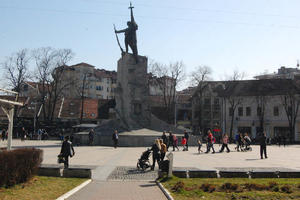 KRALJEVO: Otvorena izložba radova učenika srednje Umetničke škole