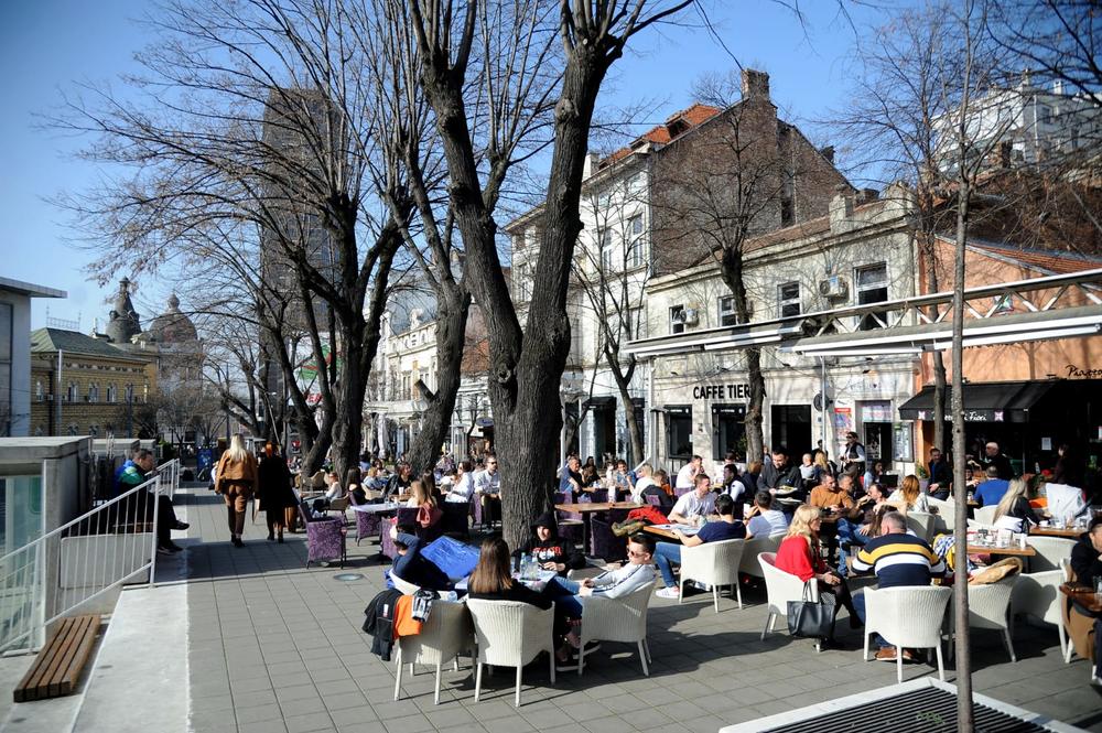 Beograd, lepo vreme, proleće, Cvetni trg, kafić