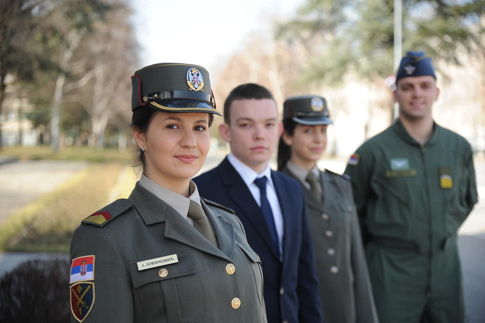 PRIHVATI IZAZOV: Za oficira Vojske Srbije treba i desetka u srcu, ne samo na ispitima!