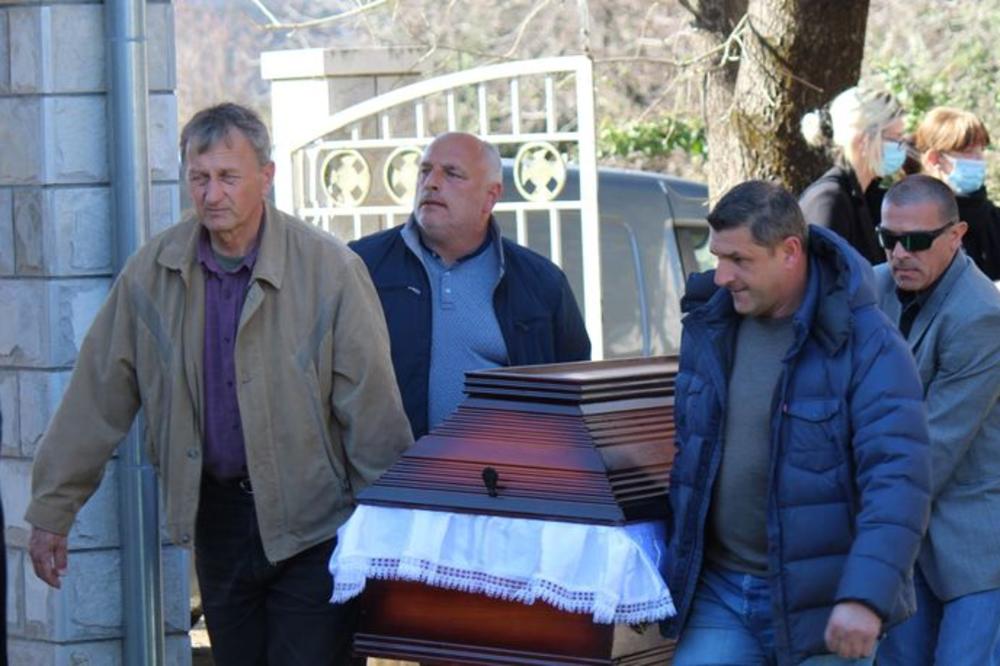 TREBINJE U SUZAMA! Sahranjen Milenko Savović: Na sahrani Željko Obradović, Ostoja Mijailović i Mlađan Šilobad! FOTO
