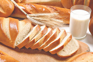 ZAMIRISAĆE CELA KUĆA I VRATITI U DETINJSTVO: Napravite domaći hleb hrskav spolja, a mekan iznutra! (RECEPT)