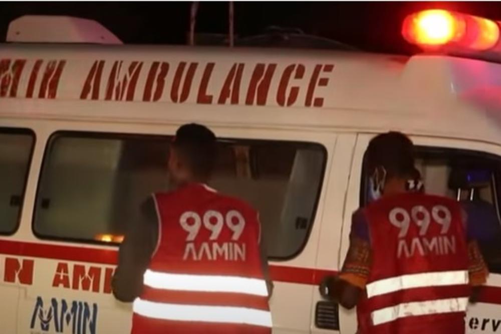 NAJMANJE 20 MRTVIH U EKSPLOZIJI: Automobil bomba u prestonici Somalije ranio još 30 ljudi! Čula se i pucnjava! (VIDEO)