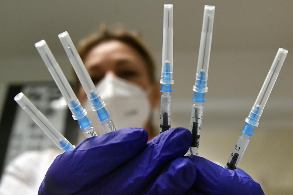 REDOVNA ISPORUKA: Na Torlak danas stiglo još 23.570 doza Fajzerove vakcine