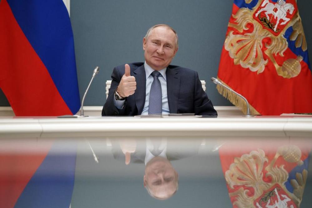 PUTIN BI DA VLADA VEČNO: Duma usvojila zakon kojim može ponovo da se kandiduje za predsednika