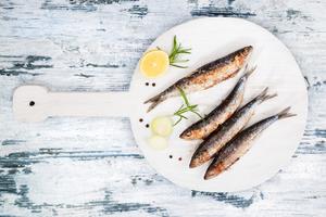 OVA HRANA JE BAŠ DOBRA ZA STROGI POST Nutricionista objašnjava zašto treba jesti sardine, PUNE su VITAMINA D i odlične su za živce
